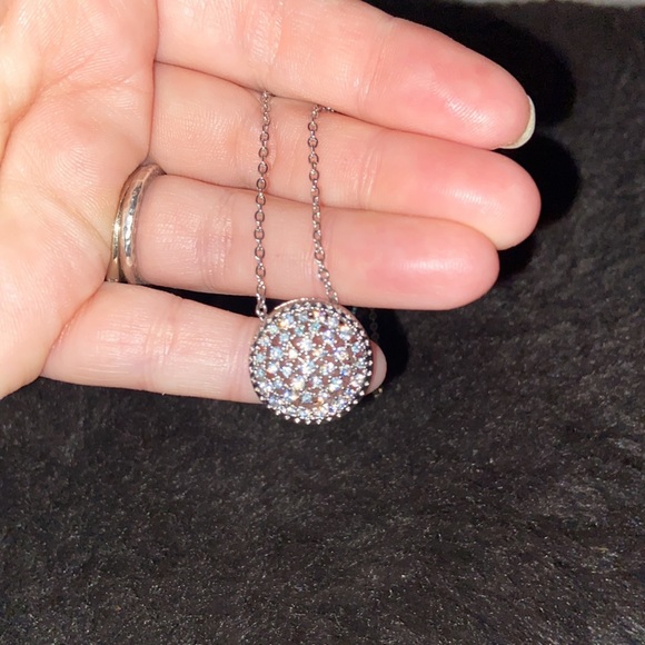 Silver and cubic zirconia round necklace - Picture 3 of 4